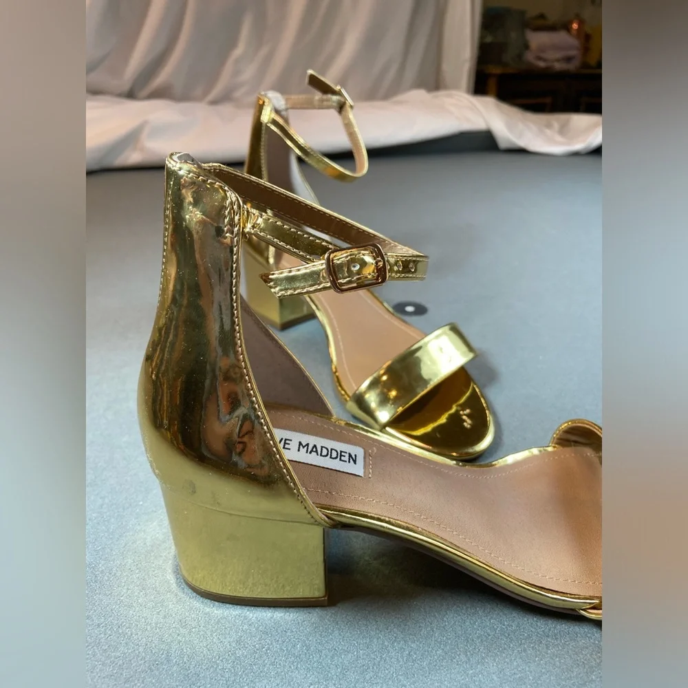 Steve Madden Irenee Gold Ankle Strap Dress Sandals 2” Block‎ Heels Size 10